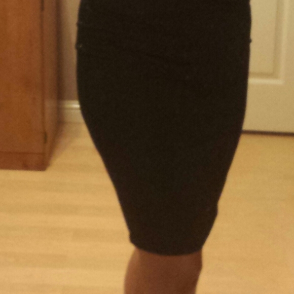 Dress - Picture 8 of 10